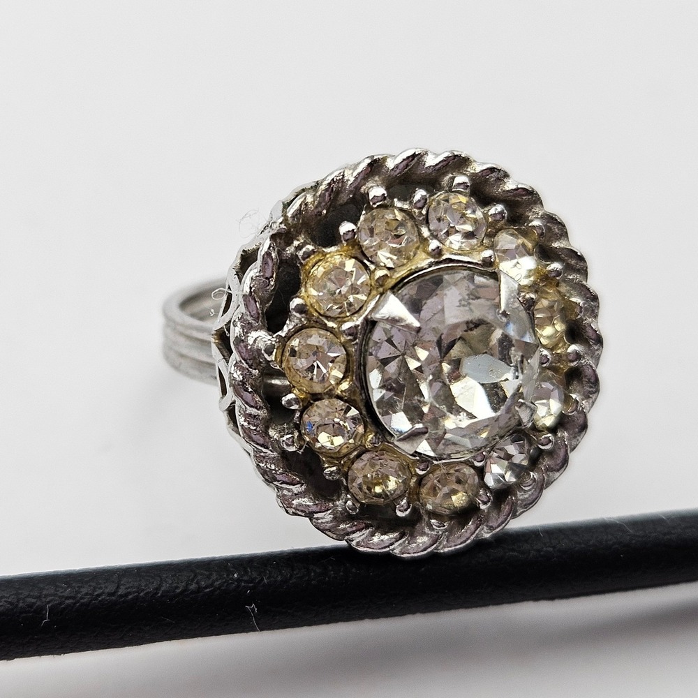 Sarah Coventry Vintage First Lady Clear Rhinestone Cocktail Ring Size 4.5